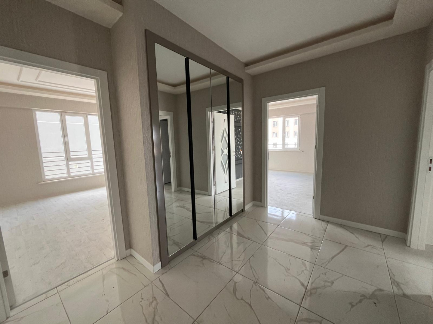 KOSOVA DA SIFIR BALKON TEZGAHLI 3+1 DAİRE